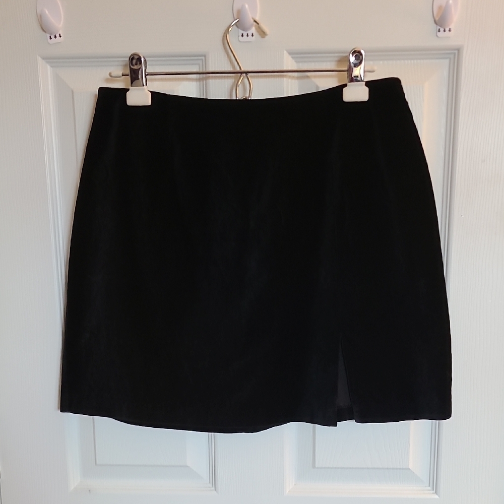 Elegant Black Skirt